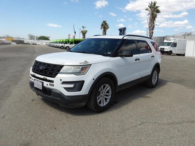 2016-ford-explorer-image-1