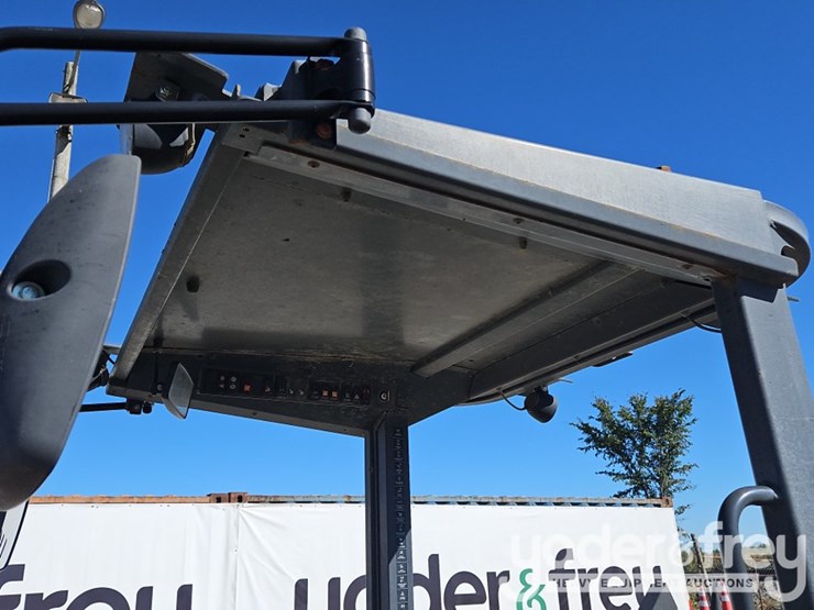 2019-deere-204l-image-22