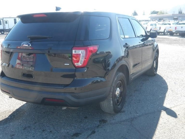 2018-ford-explorer-image-3
