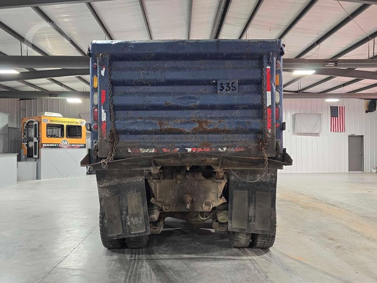 2005-mack-granite-cv713-image-8