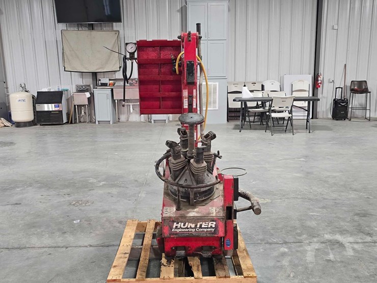 hunter-tc3250-table-less-pneumatic-tire-changer-image-7