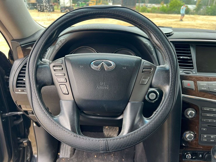 2012-infiniti-qx56-image-12