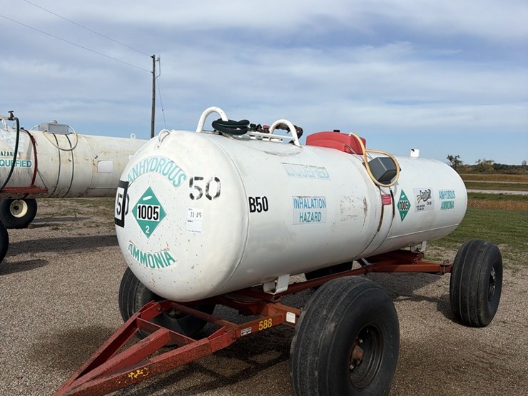 11-14-1450-gallon-nh3-tank,-16.5l---16.1-tires-image-13