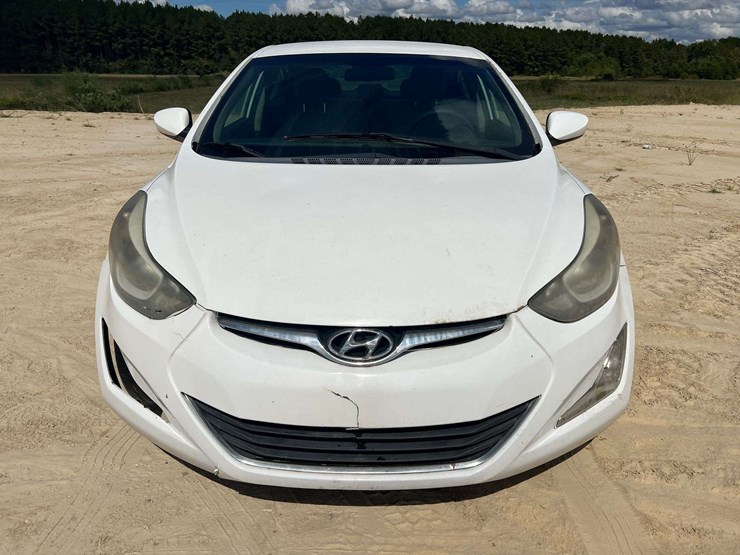 2015-hyundai-elantra-4-door-sedan-(177,178-miles)-image-6
