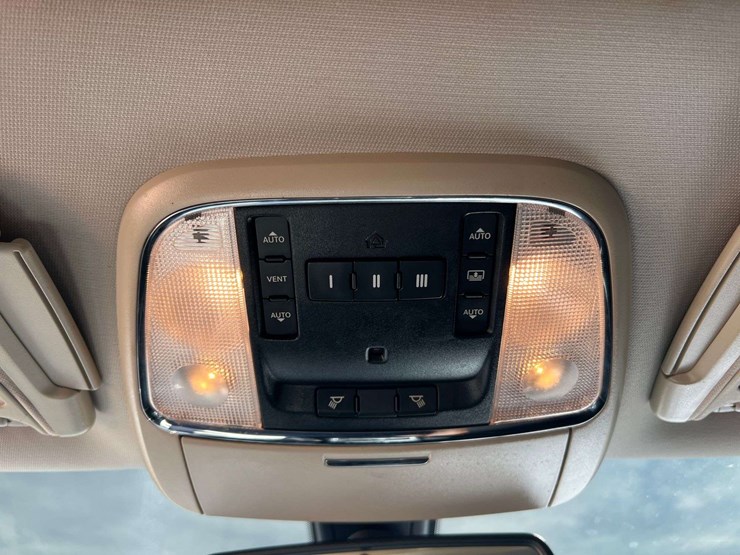 2020-chrysler-300-awd-3.6l-v6-sedan-(166,122-miles)-image-19