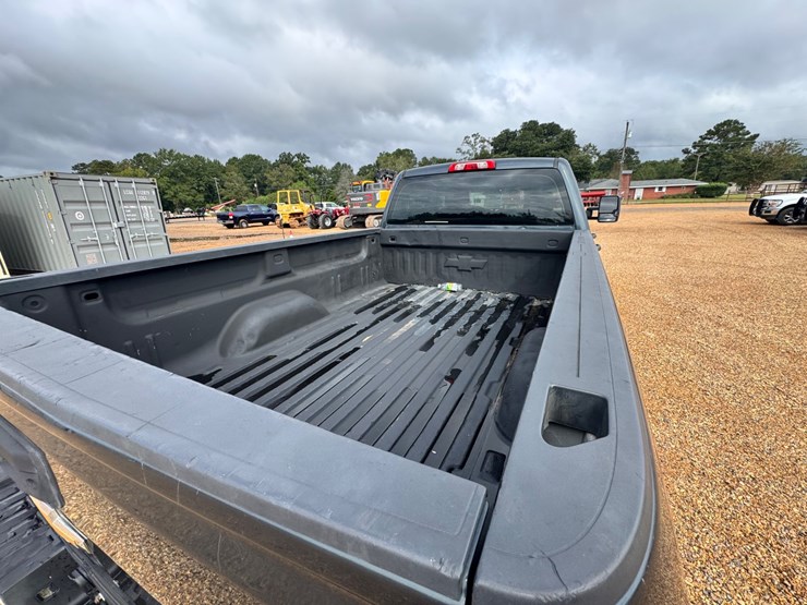 2019-chevrolet-2500-image-5