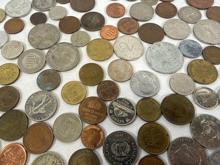 #40131-•-bag-of-misc-foreign-coins-image-10