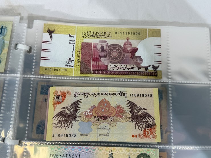 #40307-•-foreign-currency-bank-notes-image-110