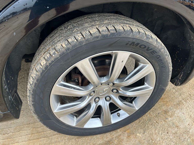 2012-infiniti-qx56-image-26