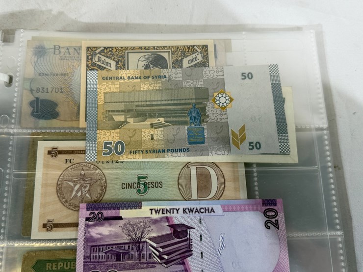 #40307-•-foreign-currency-bank-notes-image-93