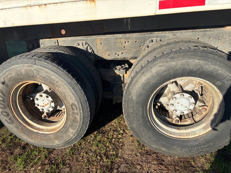 1982-ford-l9000-image-14