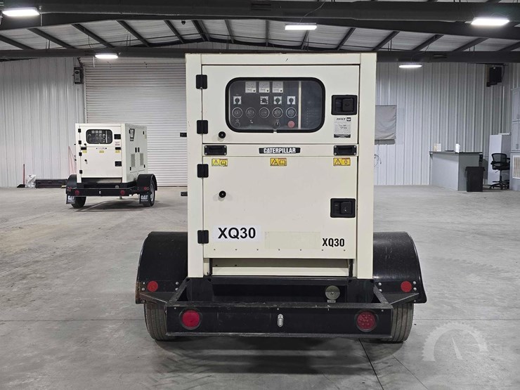 2015-caterpillar-xq30-image-8