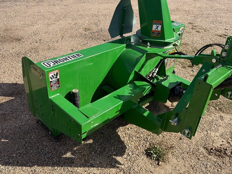 frontier-model-sb1174-like-absolutely-brand-new-3-point-snow-blower,-hydraulic-chute,-john-deere-jiffy-hitch,-none-nicer,-check-photos-image-3