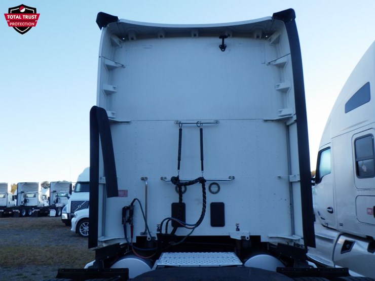 2022-kenworth-t680-image-10
