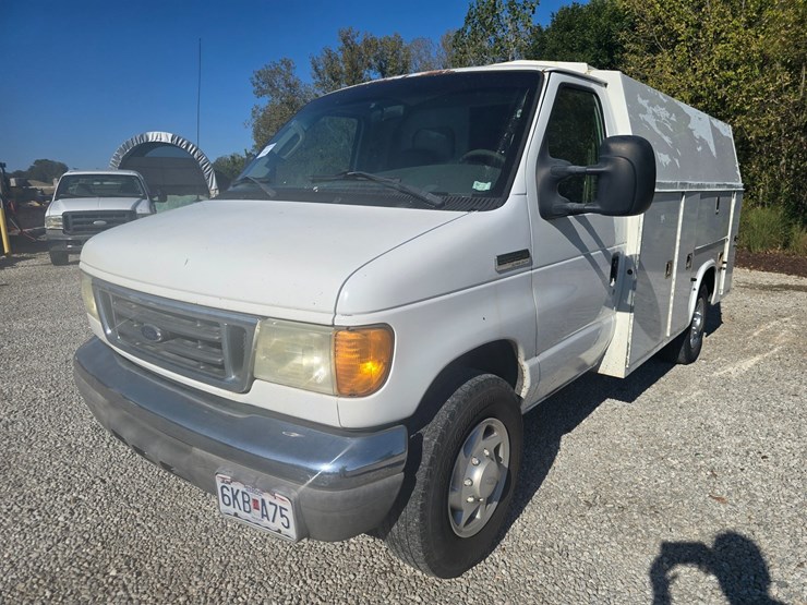 2007-ford-e350-image-1