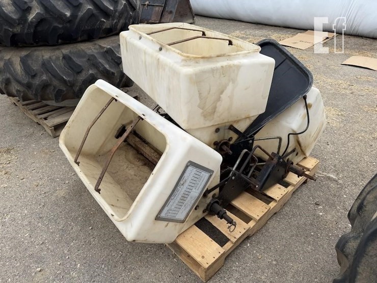 dry-fertilizer-boxes-image-1