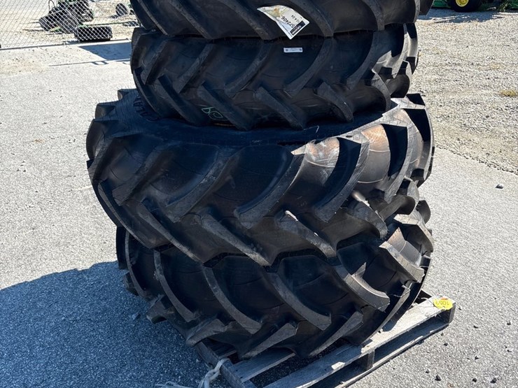 #1059-•-r1-ag-tires-with-rims-image-1
