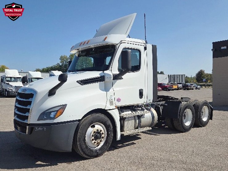 2020-freightliner-cascadia-126-image-1