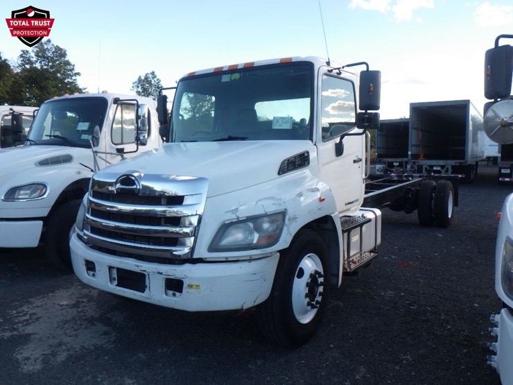 2019-hino-338-image-1