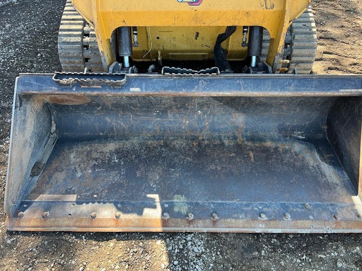 2019-caterpillar-259d3-image-10