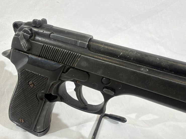 #40139-•-1992-berretta-movie-prop-pistol-image-10
