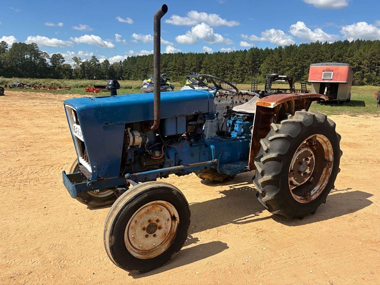 ford-3000-image-1