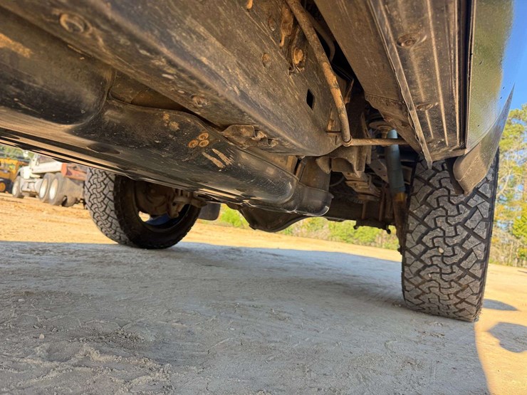 2011-toyota-tundra-sr5-image-22