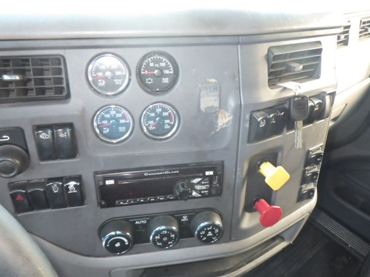 2015-peterbilt-579-image-20