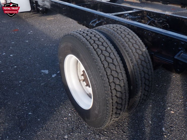 2019-hino-338-image-10