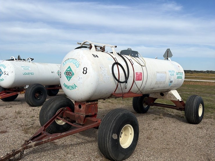 11-11-1450-gallon-nh3-tank,-16.5l--16.1-tires-image-1
