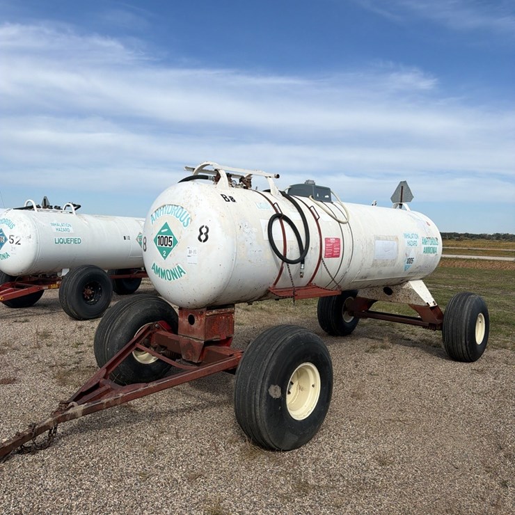 11-11 1450 gallon NH3 tank, 16.5L- 16.1 tires