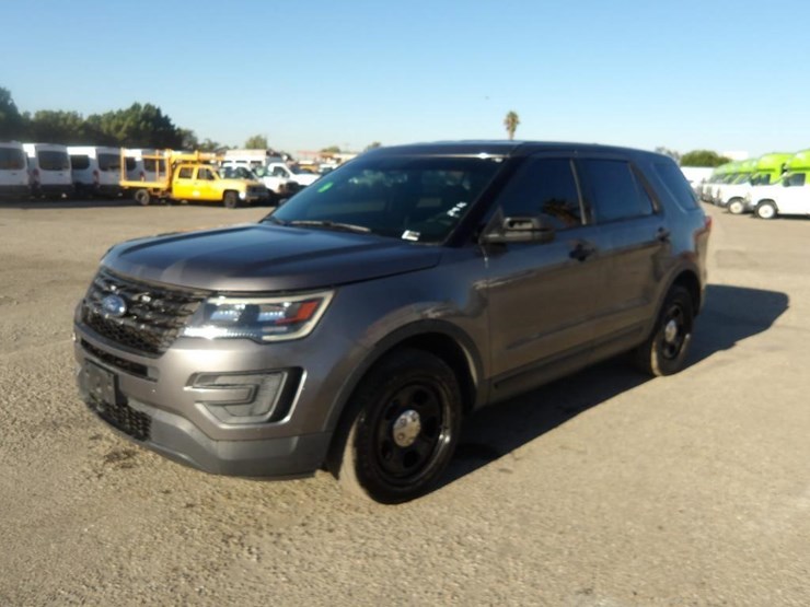 2018-ford-explorer-image-1