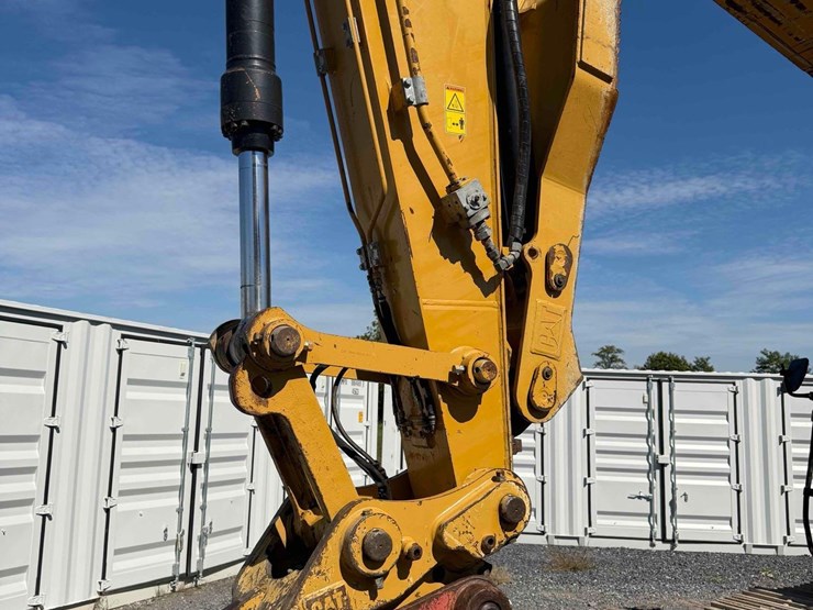 2019-caterpillar-325flcr-image-9
