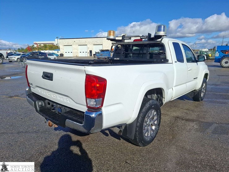 2016-toyota-tacoma-image-5
