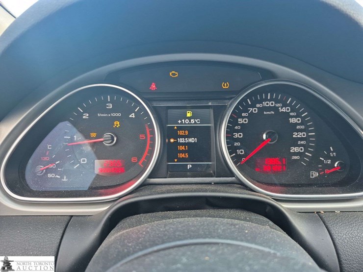 2011-audi-q7-image-11