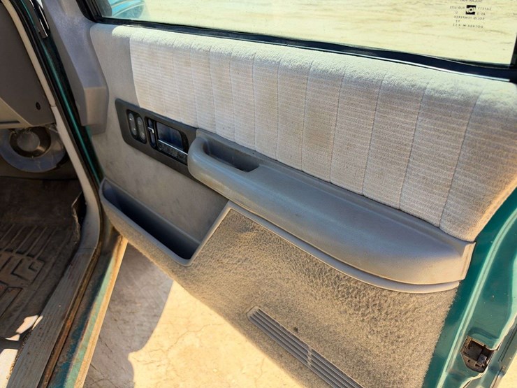 1994-chevrolet-k1500-image-16