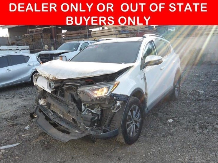 2018-toyota-rav4-xle-image-1