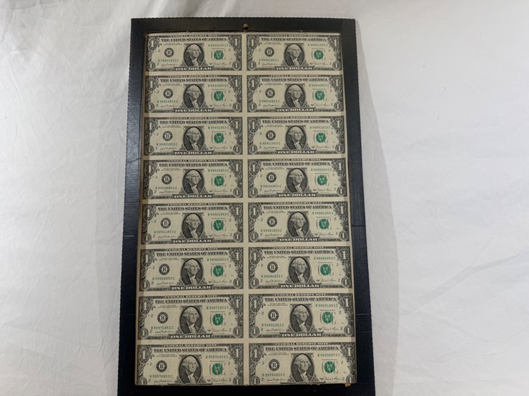 #40128-•-1/2-sheet-uncirculated-1981-dollar-bills-image-4
