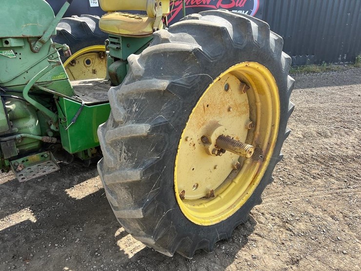 john-deere-3010-image-14