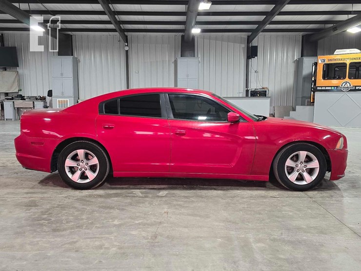 2013-dodge-image-6