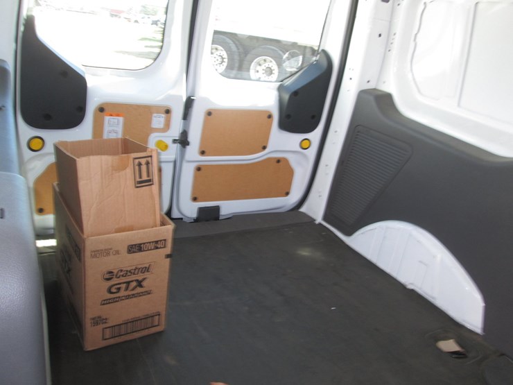 2023-ford-transit-connect-image-10