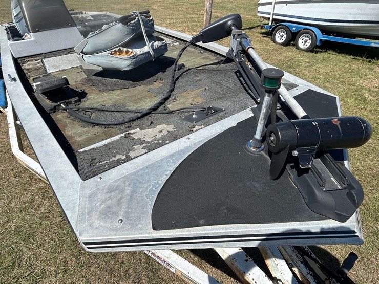 1994-bass-tracker-tx17-aluminum-bass-boat-w/-40-hp-mercury-&-trailer-image-9