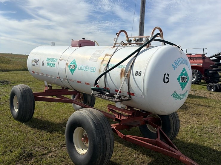 11-20-1450-gallon-nh3-tank,-16.5l---16.1-tires-image-1
