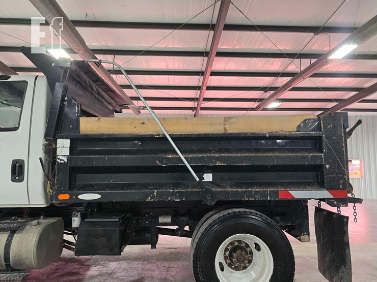 2018-international-durastar-4300-image-9