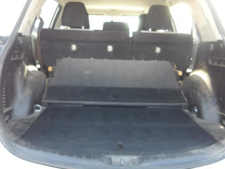 2016-toyota-rav4-xle-image-13