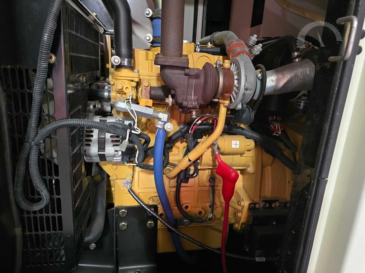 2013-caterpillar-xq30-8-image-15