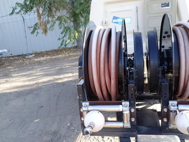2012-doosan-p260-towable-air-compressor-image-7