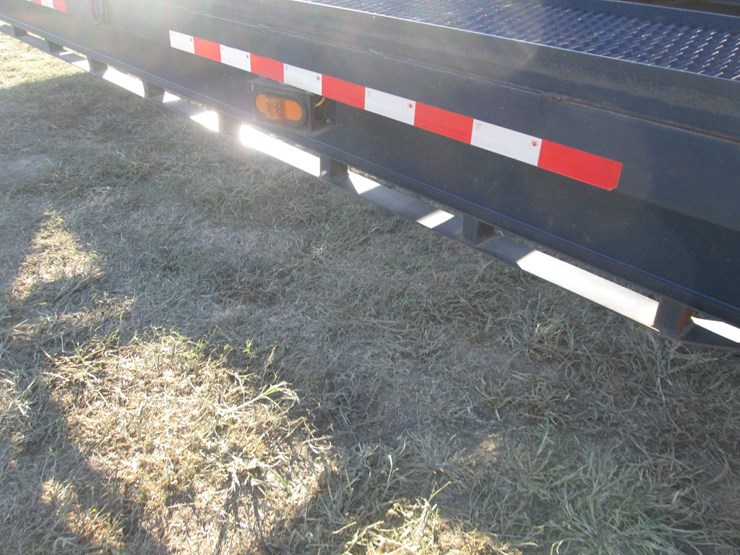 2025-custom-trailer-image-12