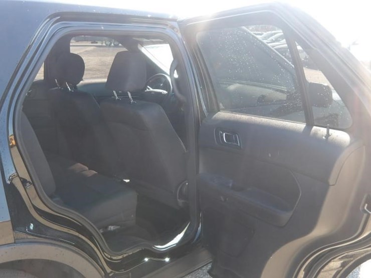 2018-ford-explorer-image-12