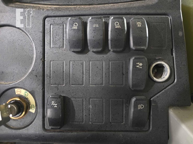 2018-caterpillar-tl642d-image-18